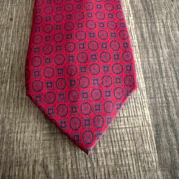Gianfranco Ferretti 100% Silk Red Blue Geometric Pattern Tie Handcrafted Italy - Picture 9 of 9